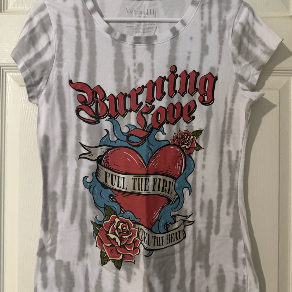 Wound Up White and Gray Tee